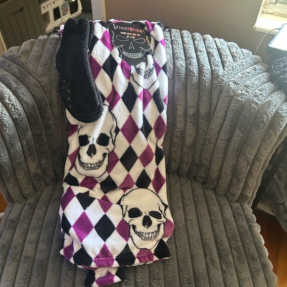 Ghost Host Other - GhostHost Skull Blanket with Purple and Black Diamonds